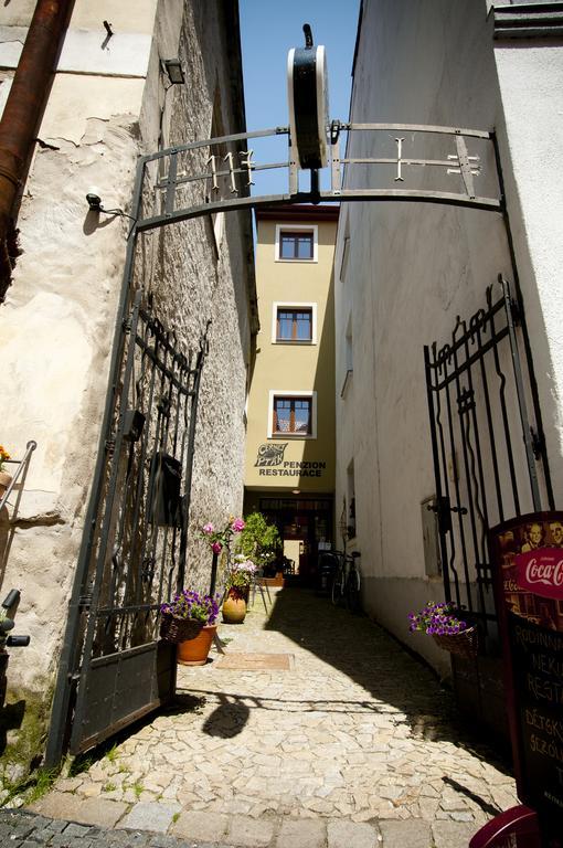 Hotel Penzion Černej pták Jindřichův Hradec Exterior foto