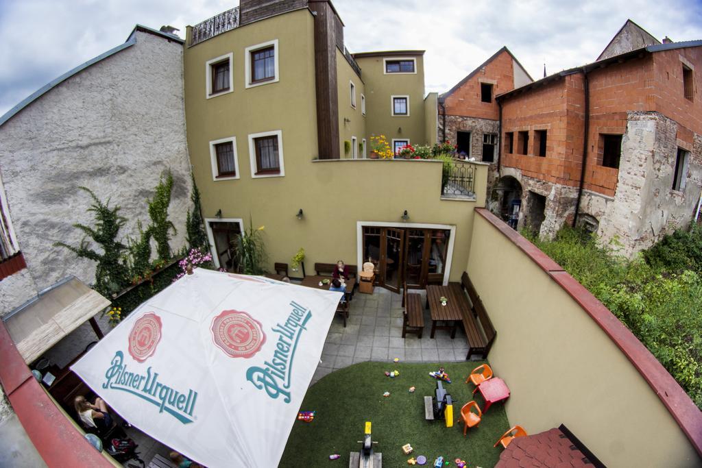 Hotel Penzion Černej pták Jindřichův Hradec Exterior foto